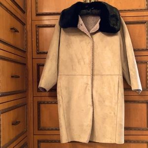 Classy Taupe Coat w removable black faux collar